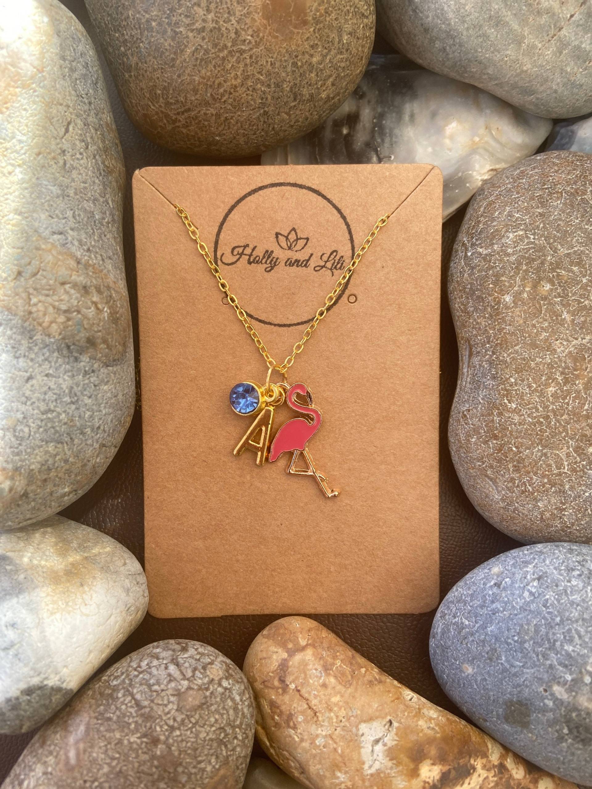 Flamingo Personalisierter Anhänger Tier Charm Gold Halskette, Alphabet Initialen, Birthstone Charm, Geschenk, Halskette & Geschenk von HollyandLili