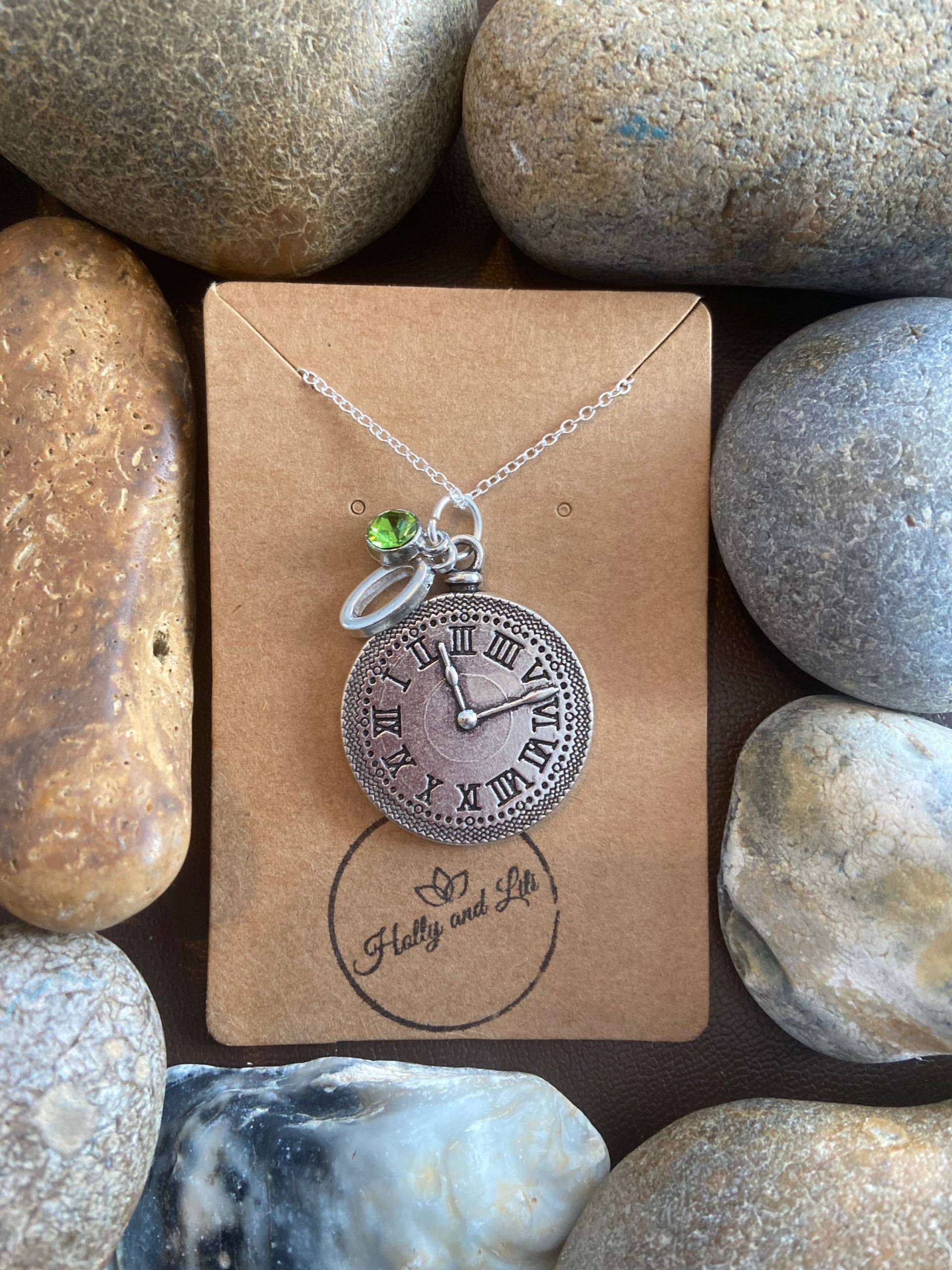 Uhr Personalisierte Anhänger Charm Halskette, Alphabet Initialen, Birthstone Charm, Uhren Zeit Geschenke, Geschenke von HollyandLili