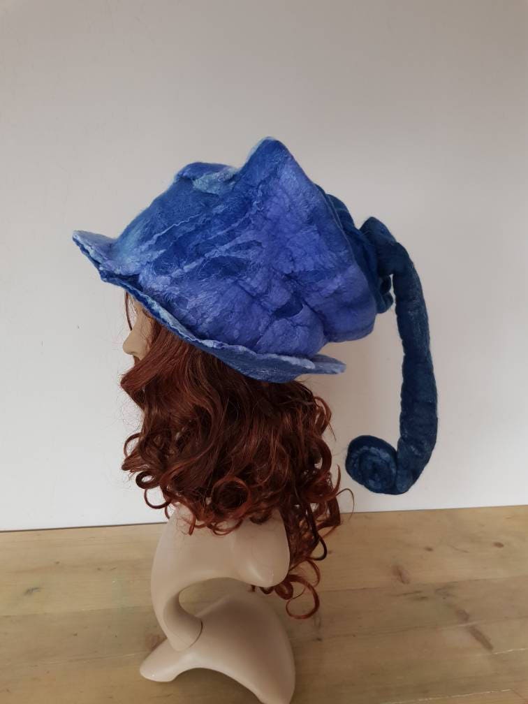 Filzhut, Cosplay Hut, Hexenhut, Unikat Blauer Handgemachter Hut Filzhut, Cosplay Hut, Hexenhut, Unikat Blauer Handgemachter Hut von Hollyphoes