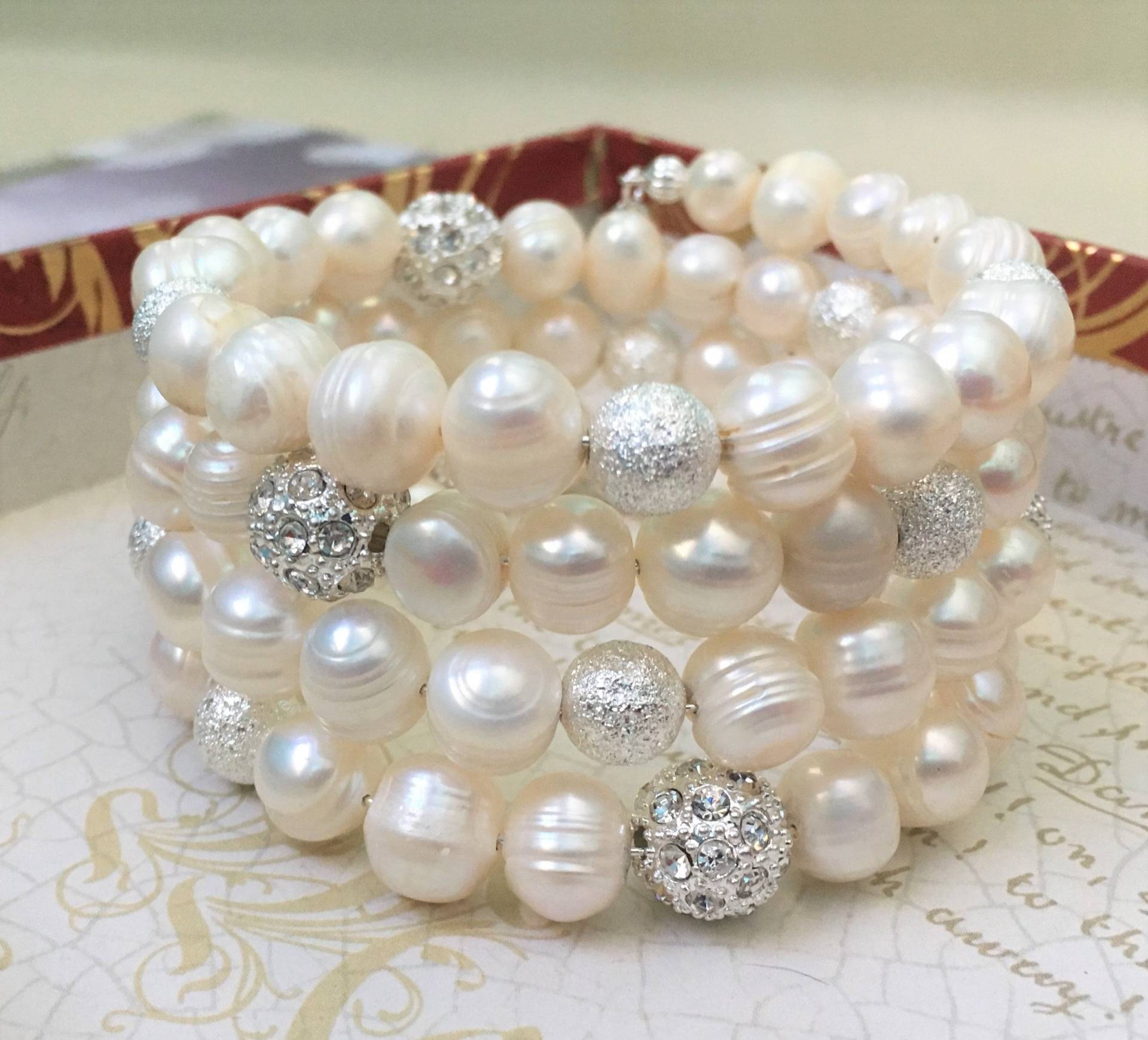 Großes Wickelarmband Mit Echten Süßwasserperlen, Silberarmband, Cremefarbene Cremefarbenes Wickelarmband, Für Die Braut Großes Wickelarmband Mit Echten Süßwasserperlen, Silberarmband, Cremefarbene Cremefarbenes Wickelarmband, Für Die Braut von HollysBridalDesigns
