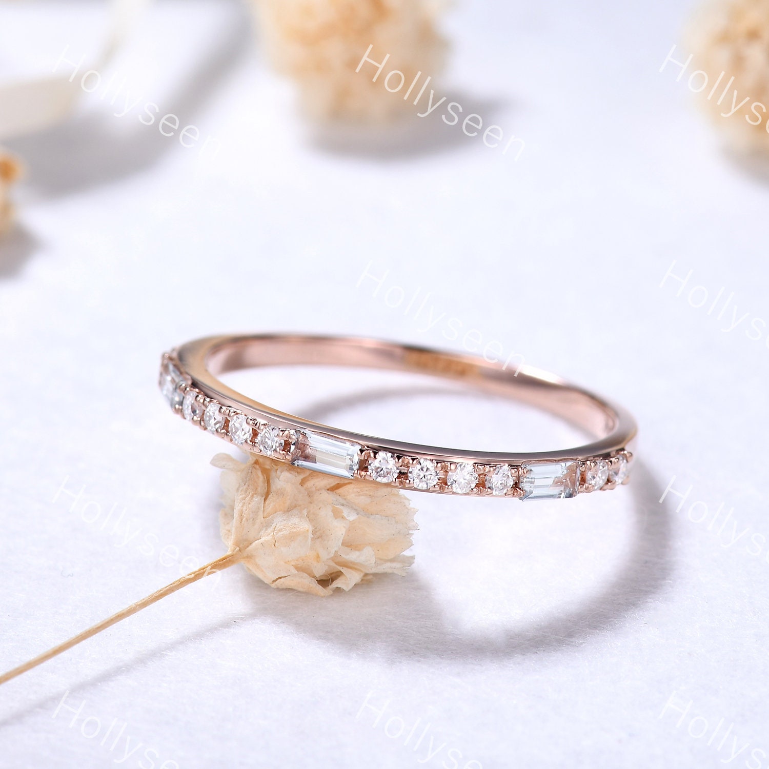 Baguette Cut Aquamarin Moissanit Ehering 14K Rose Gold Vintage März Geburtsstein Ring Band Braut Stapelring Für Frauen von Hollyseen