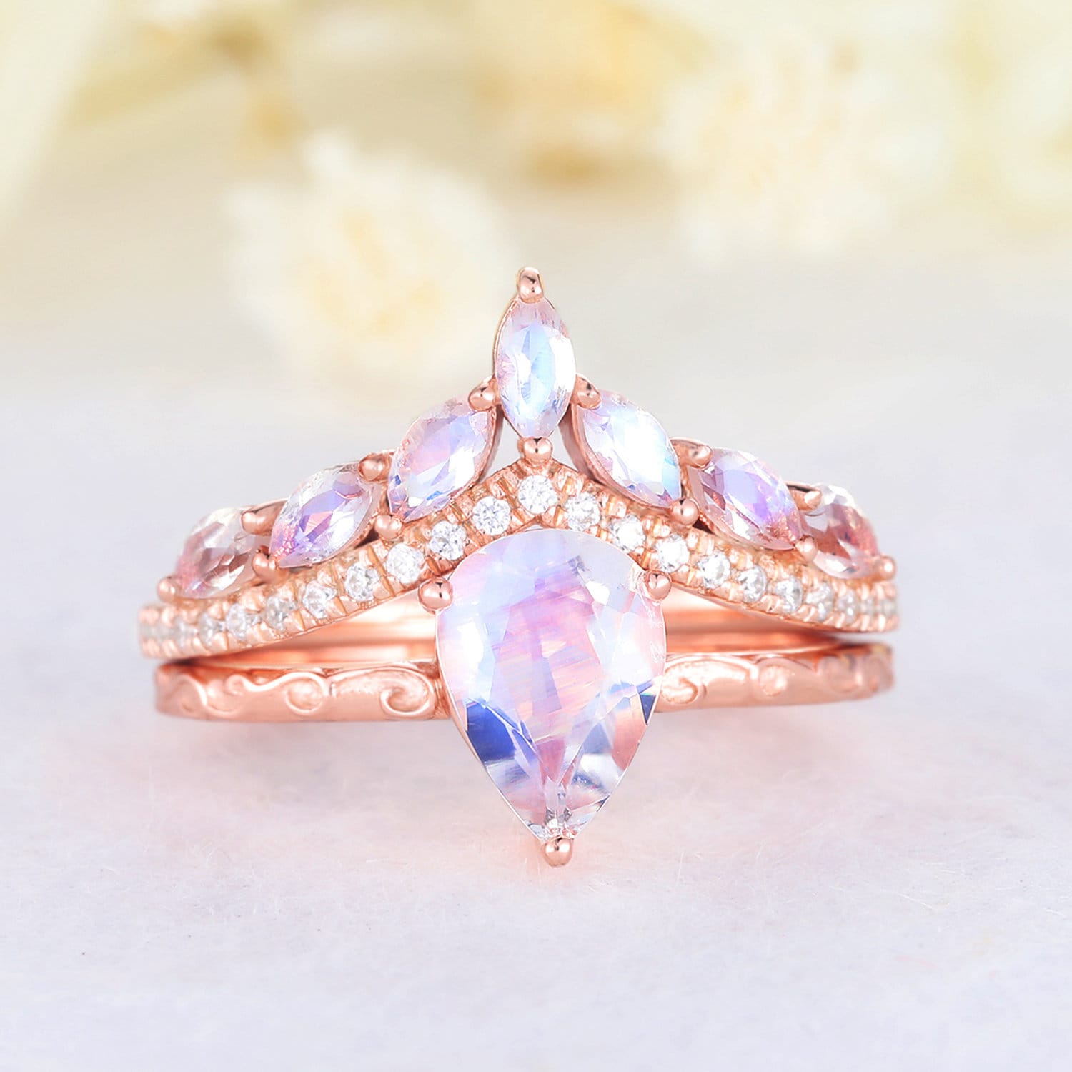 Birnenförmiger Regenbogen Mondstein Ring Set Rosegold Filigran Marquise Ehering Frauen Braut Verlobungsringe Vintage von Hollyseen