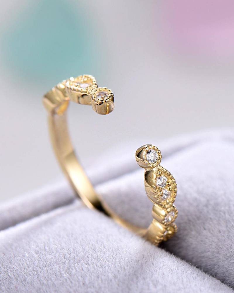 Zirkonia Ehering 14K Gelbgold Offen Stapelring Verlobung Braut Jahrestag Geschenk Passendes Band Antik Milgrain Frauen von Hollyseen