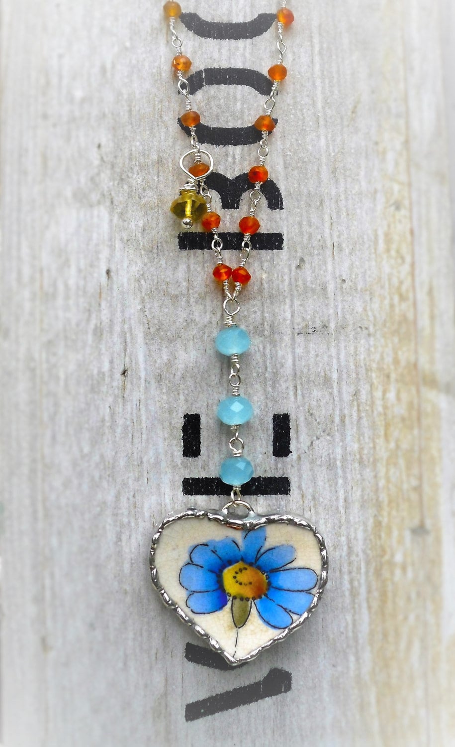 Blue Daisy, Vintage 1940S Soldered China Floral Heart Pendant & Orange Carnelian Rosary Chain, Aqua Chalcedony Gemstone Necklace Blue Daisy, Vintage 1940S Soldered China Floral Heart Pendant & Orange Carnelian Rosary Chain, Aqua Chalcedony Gemstone Necklace von HollywoodHillbilly