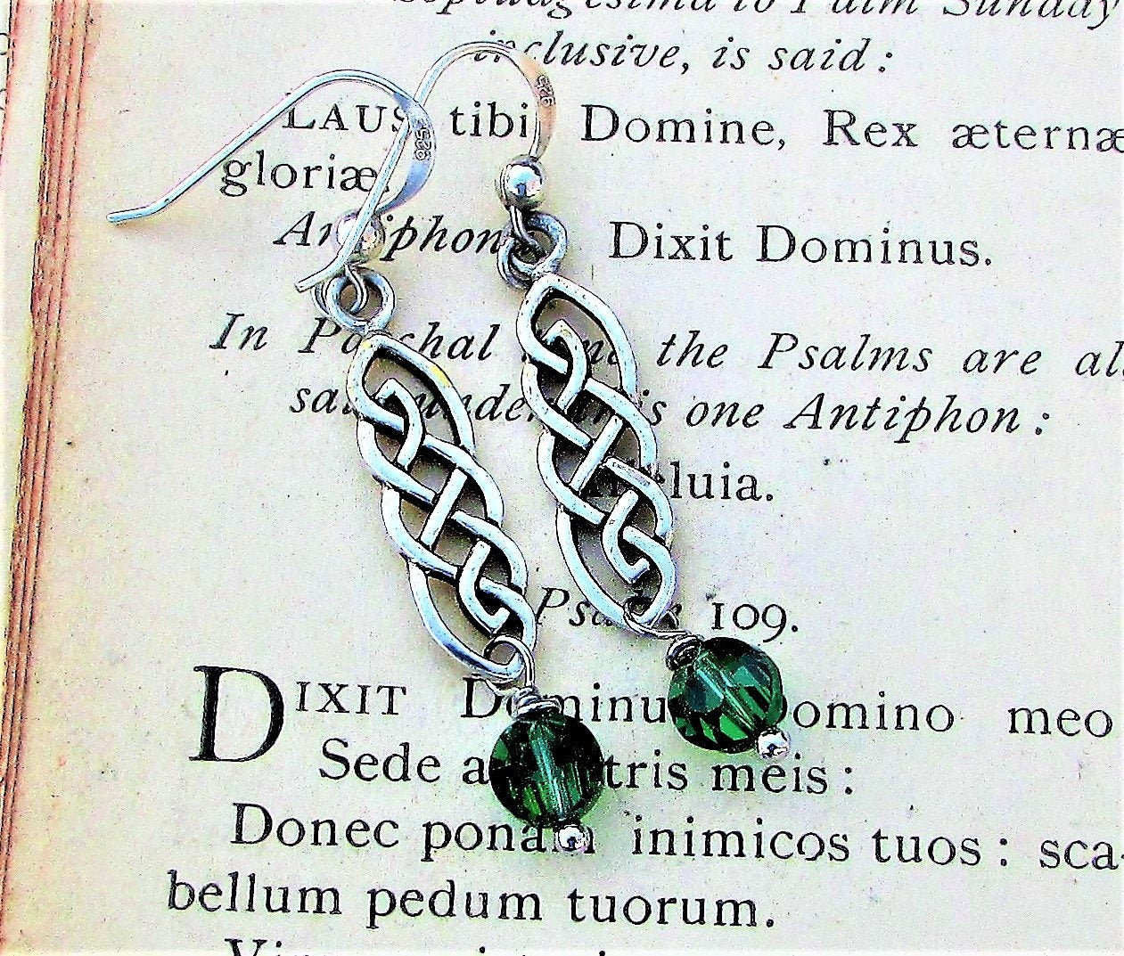 Gaelic Knot, Sterling Silver Twisted Knot With Vintage Irish Green Swarovski Crystals Earrings By Hollywood Hillbilly Gaelic Knot, Sterling Silver Twisted Knot With Vintage Irish Green Swarovski Crystals Earrings By Hollywood Hillbilly von HollywoodHillbilly
