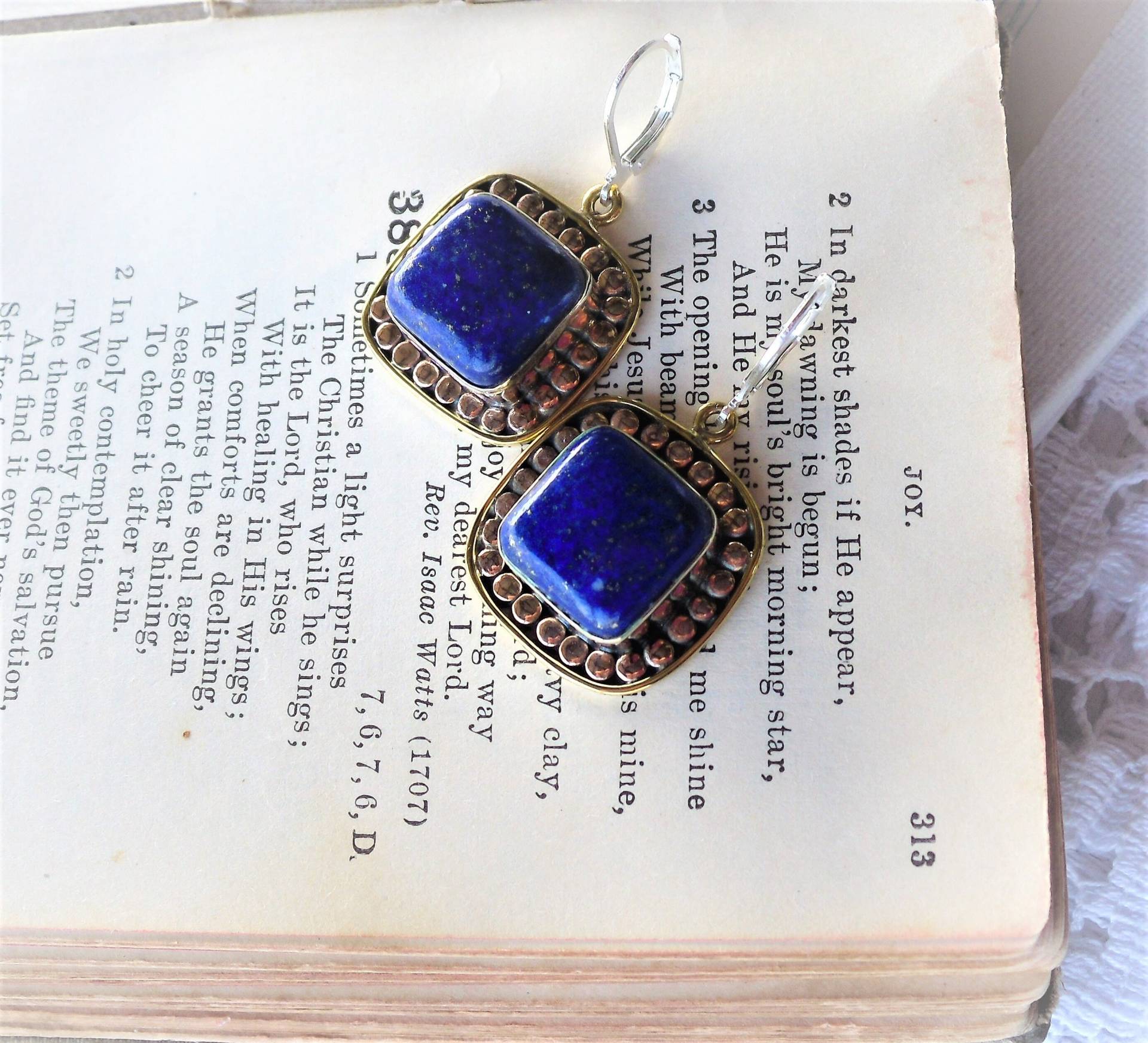 Lapis Sky, Three Metals, Sterling Silver, Gold Boarder & Copper Design With Square Cut Lazuli Earrings By Hollywood Hillbilly Lapis Sky, Three Metals, Sterling Silver, Gold Boarder & Copper Design With Square Cut Lazuli Earrings By Hollywood Hillbilly von HollywoodHillbilly