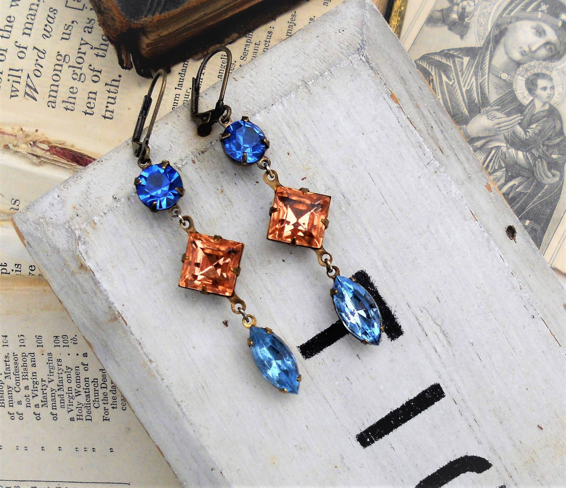 Sapphire Blue & Peach, Vintage Rhinestones Dark & Light Blue, Peach Reclaimed Earrings By Hollywood Hillbilly Sapphire Blue & Peach, Vintage Rhinestones Dark & Light Blue, Peach Reclaimed Earrings By Hollywood Hillbilly von HollywoodHillbilly