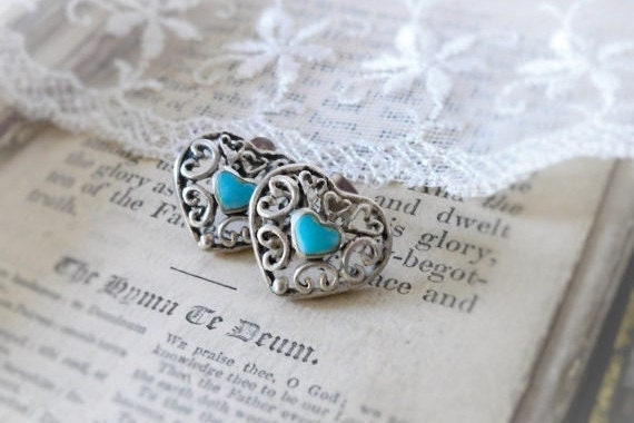 Turquoise & Scroll Hearts, Mexico Sterling Silver Scroll, Inlaid Gemstone Heart, Valentines Day Post Earrings , Hollywood Hillbilly Turquoise & Scroll Hearts, Mexico Sterling Silver Scroll, Inlaid Gemstone Heart, Valentines Day Post Earrings , Hollywood Hillbilly von HollywoodHillbilly