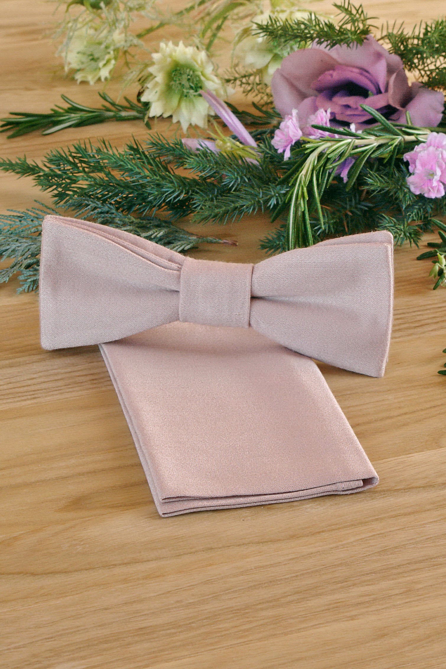 Fliege Und Einstecktuch Set Cameo David's Braut Matching & Herren Taschentuch Sonderbestellung Verkauf von HolmesTies