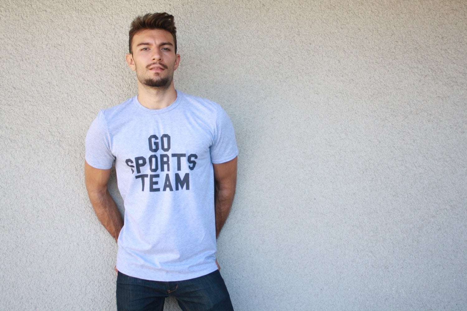 Lustiges Go Sport Team T-Shirt Spieltag Unisex T-Shirt Lustiges Go Sport Team T-Shirt Spieltag Unisex T-Shirt von HoltandFifth
