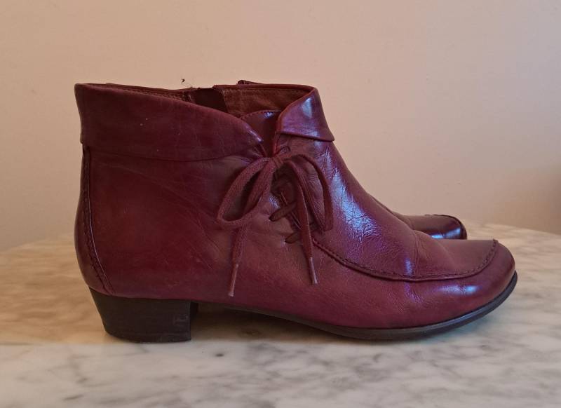 Wunderschöne Weinrote Stiefelette Gr. 40 von Holunderhof