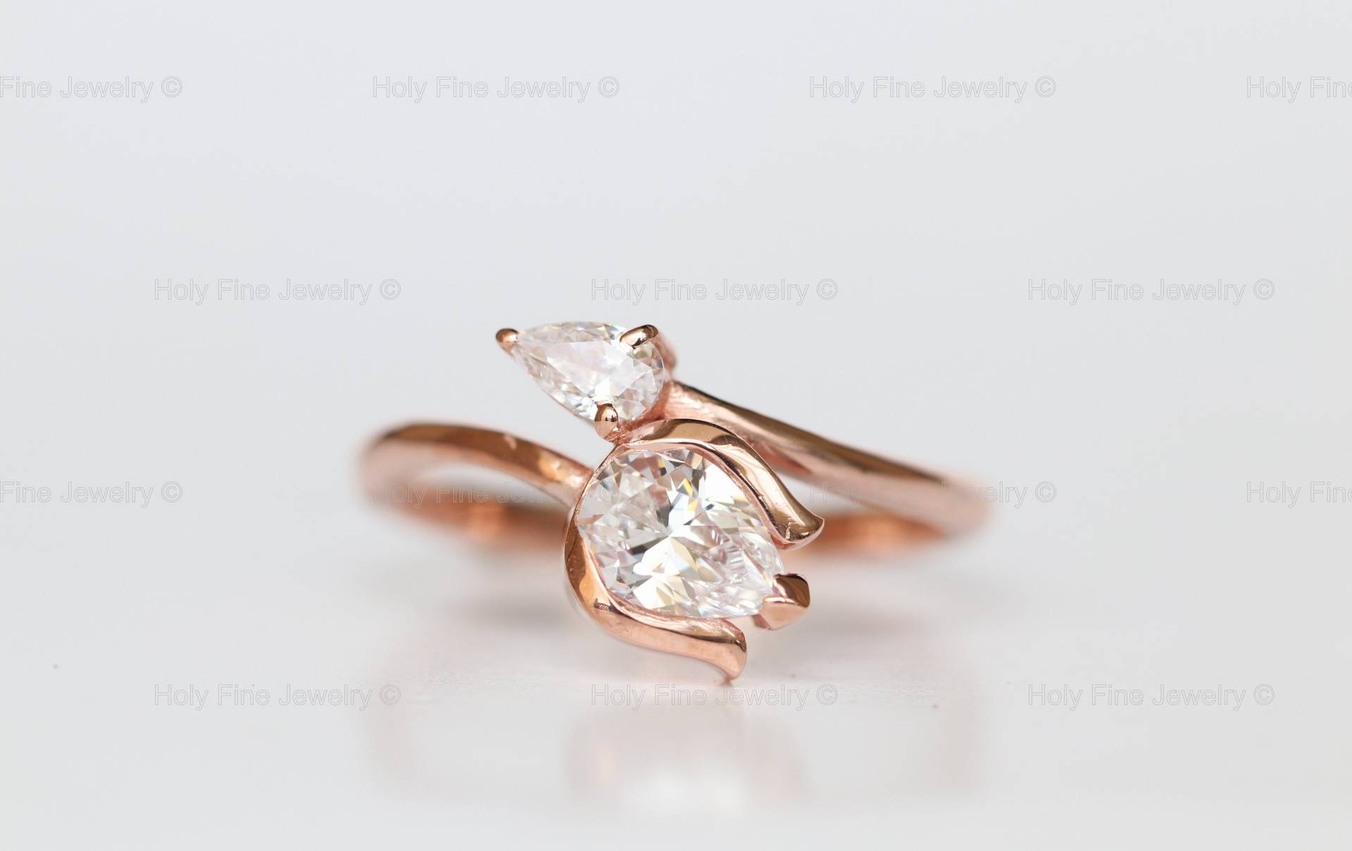 Natürlicher Einzigartiger Pear Cut Moissanit Verlobungsring Vintage 14K Roségold Diamant Ring Versprechen Für Sie Ehering von HolyFineJewelry