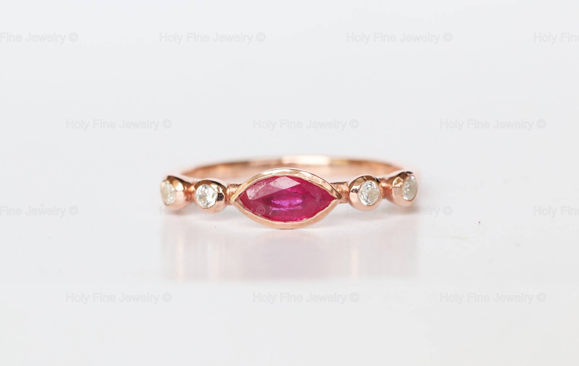 Natürlicher Marquise Rubin Edelstein Ring Juli Birthstone Zierlicher Sterling Silber Gold Geschenk Für Sie Minimalist Versprechen von HolyFineJewelry