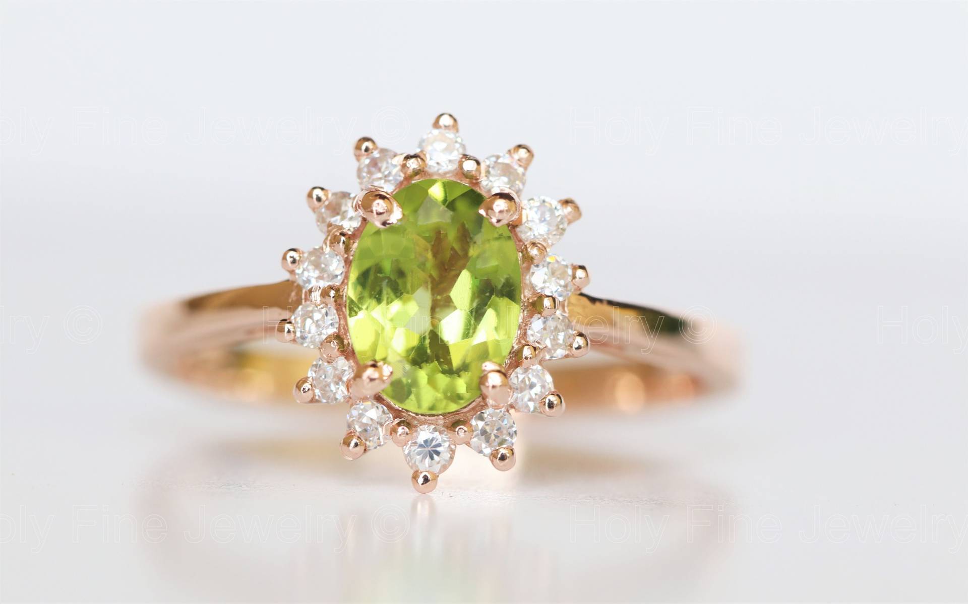 Natürlicher Ovaler Peridot Halo Verlobungsring Massiver 14K Roségold Art Deco August Geburtsstein Benutzerdefinierter Ring Grüner Schmuck von HolyFineJewelry