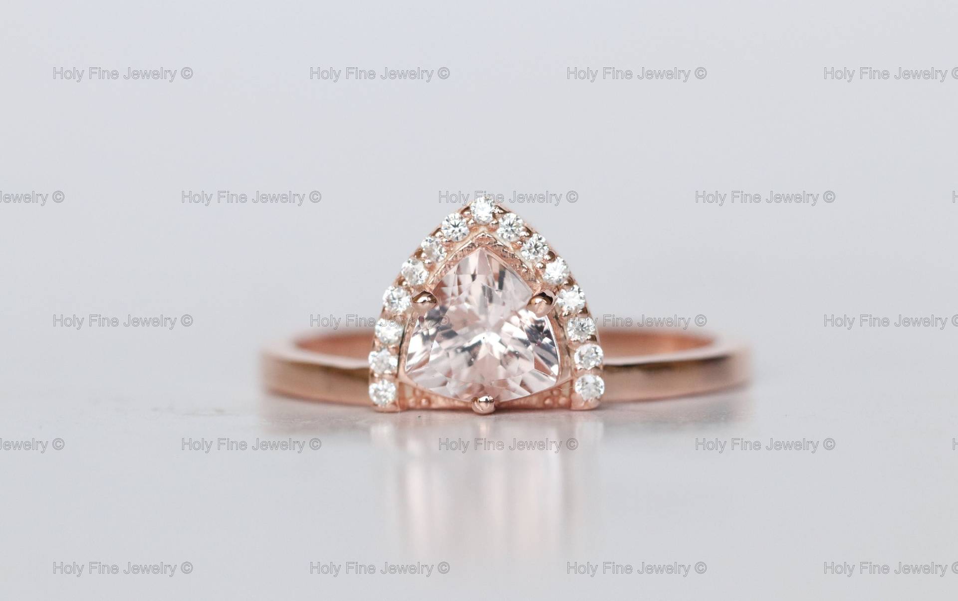 Natural Trillion Pink Morganit Halo Verlobungsring 14Krose Gold Art Deco Versprechen Jahrestag Geschenk Geburtsstein Schliff Auf 14K Band von HolyFineJewelry
