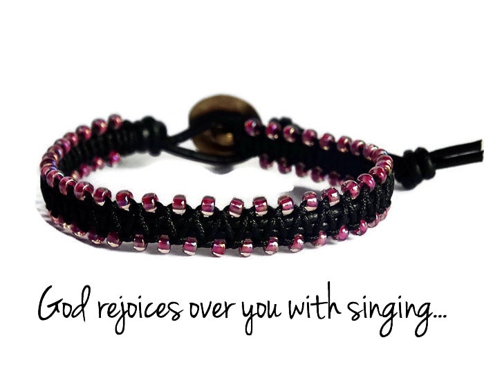 stapelbare Armband ~ Lederarmband Makramee Christian Bracelet Jewelry Gesegnet Schmuck Geflochten von HolyFireDesigns