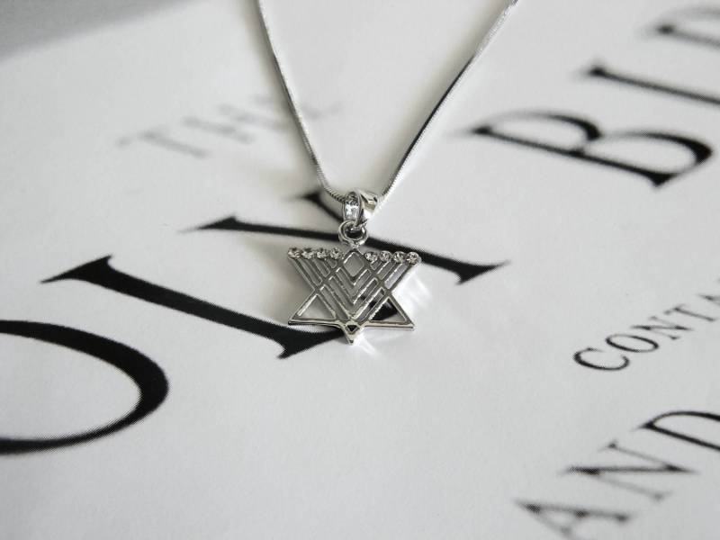 Anhänger Kabbalah Classic 1, 5 Zentimeter Rhodium Mit Menorah David Stern Steinen Aus Dem Heiligenland Jerusalem Anhänger Kabbalah Classic 1, 5 Zentimeter Rhodium Mit Menorah David Stern Steinen Aus Dem Heiligenland Jerusalem von HolyGifts