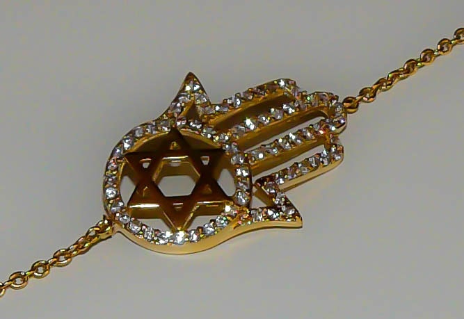 Hamsa Charm Armband, 14K Gold Gefüllt Mit Hamsa, Magen David Anhänger Weißem Hochwertigem Cubic Zirkonia | Aaa Glück Kabbalah Schmuck Hamsa Charm Armband, 14K Gold Gefüllt Mit Hamsa, Magen David Anhänger Weißem Hochwertigem Cubic Zirkonia | Aaa Glück Kabbalah Schmuck von HolyGifts