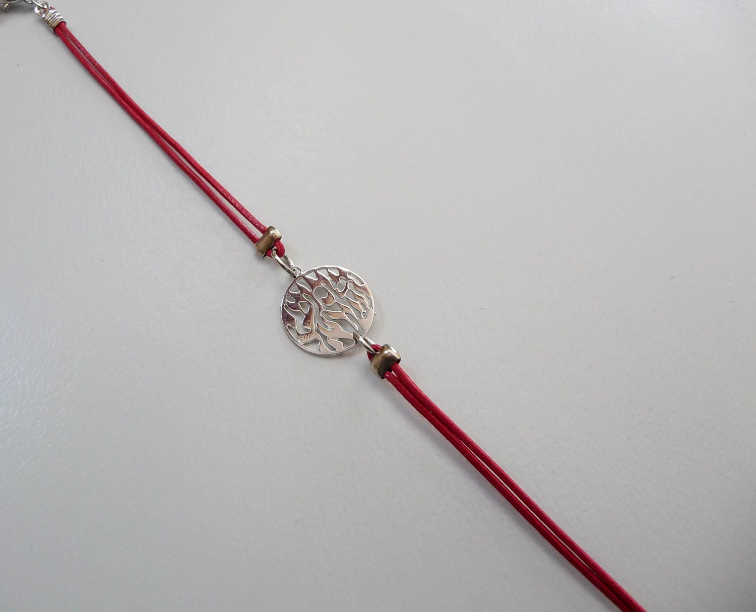 Kabbalah Schmuck Für Liebe, Hoffnung Und Gebet - Roter String Silberton "Shema Israel" Edelstahl Armband Kabbalah Schmuck Für Liebe, Hoffnung Und Gebet - Roter String Silberton "Shema Israel" Edelstahl Armband von HolyGifts