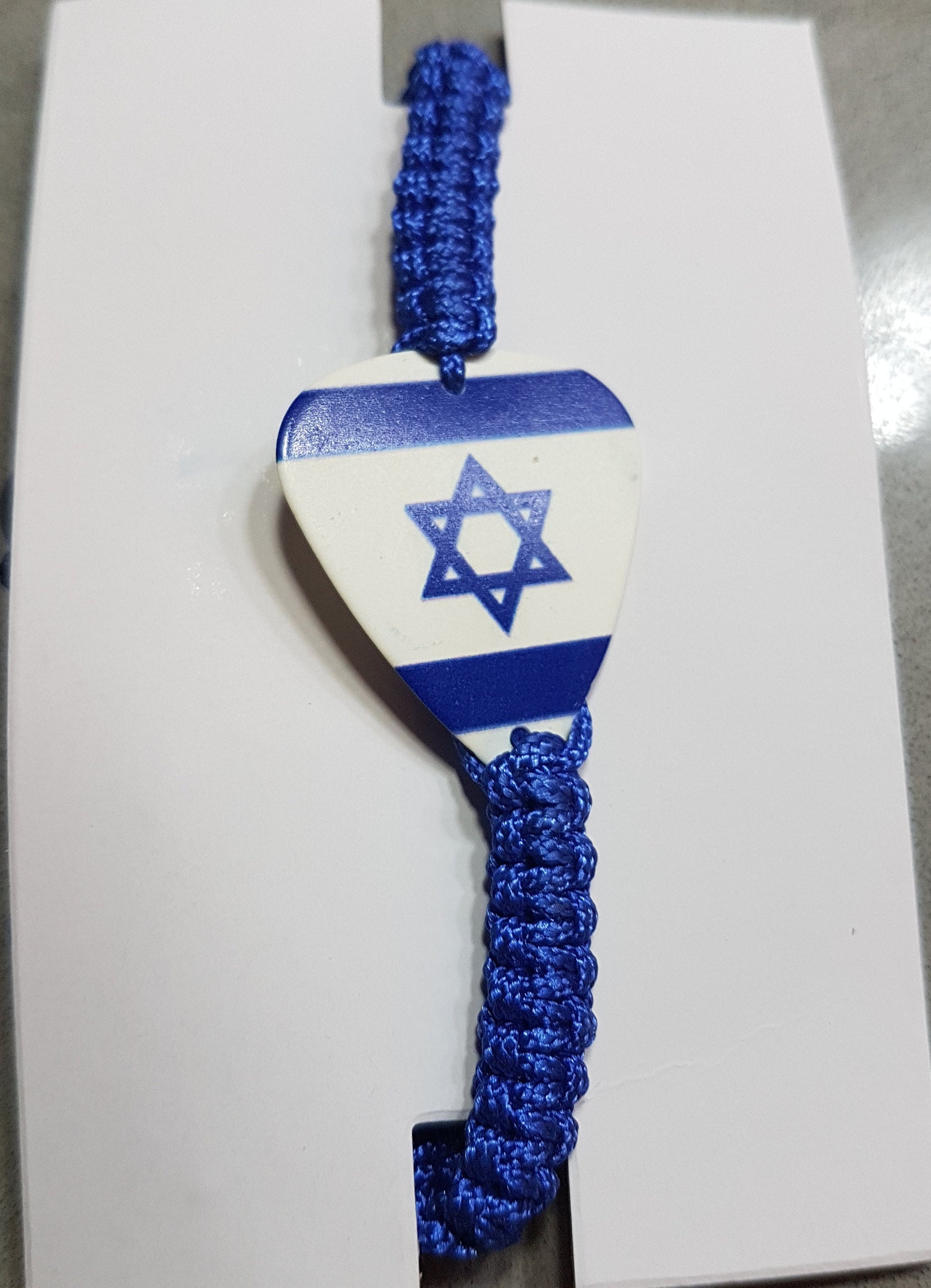 Weiß Und Blau Fashion Star Of David Israel Flagge | Plektrum Verstellbare Makrameearmband Weiß Und Blau Fashion Star Of David Israel Flagge | Plektrum Verstellbare Makrameearmband von HolyGifts
