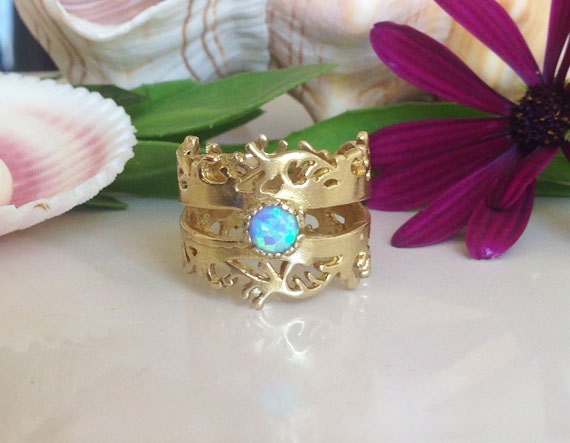 Blauen Opalring - Gold Ring Edelstein-Ring Opalschmuck Versprechen Spitze-Ring Zarter Set Stift von HolyLandChic