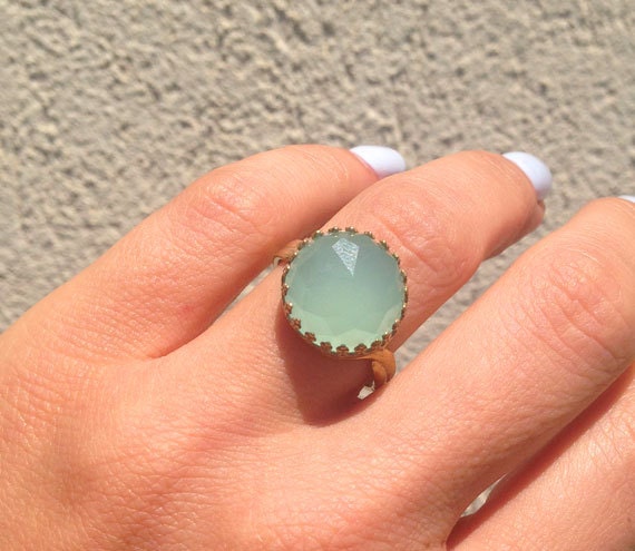 Chalcedon Ring - Aqua Grünen Vintage-Ring Licht Grün Meerschaum Cocktail-Ring Edelstein-Ring von HolyLandChic