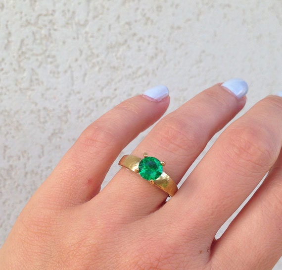 Emeraldt Ring - Kann Birthstone Liebe Hochzeitsschmuck Edelstein-Ring Gold Facettierte Hochzeits-Geschenk von HolyLandChic