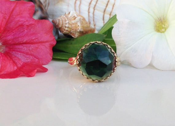 Grüner Turmalin Rosenschliff Ring - Runde Krone Gold Grüne Edelstein-Ring Grüner Verlobungsring von HolyLandChic