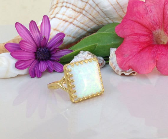 Weisser Opal Ring - Gold Platz Krone Edelstein-Ring Opalschmuck Versprechen Zarten Braut Geschenk von HolyLandChic
