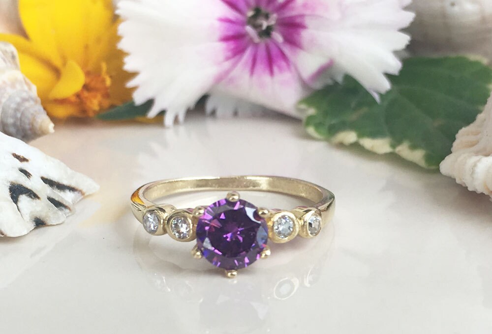 Amethyst Ring - Lila Februar Geburtsstein Schmuck Goldring Edelstein Stapel Kleiner Schlichter von HolyLandJewelry