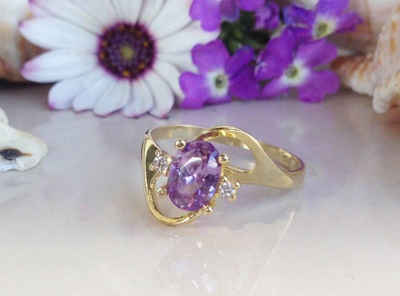 Amethyst Ring - Lila Gold Band Februar Zinken Edelstein Kleiner Schlichter Stapel Filigraner von HolyLandJewelry