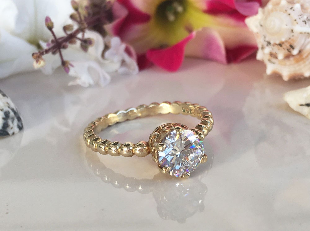 April Birthstone Schmuck - Klarer Quarz Ring Stapelring Schlichter Edelstein Gold Prong von HolyLandJewelry