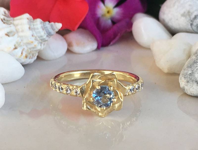 Aquamarin Ring - Kamelie Blumen Gold März Geburtsstein Statement Verlobungsring Vintage von HolyLandJewelry