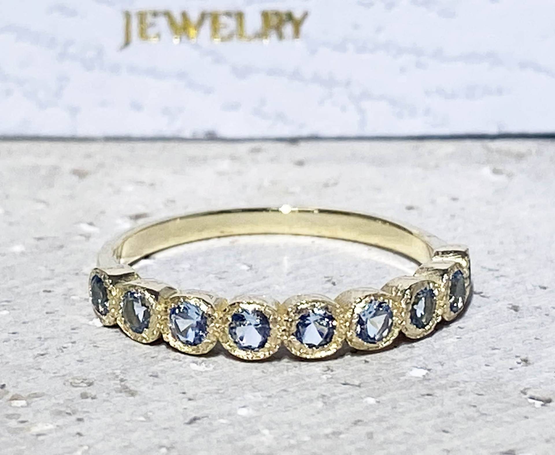 Aquamarin Ring - März Geburtsstein Stapel Edelstein Band Schlichter Seeschaum Zarter Kleiner von HolyLandJewelry