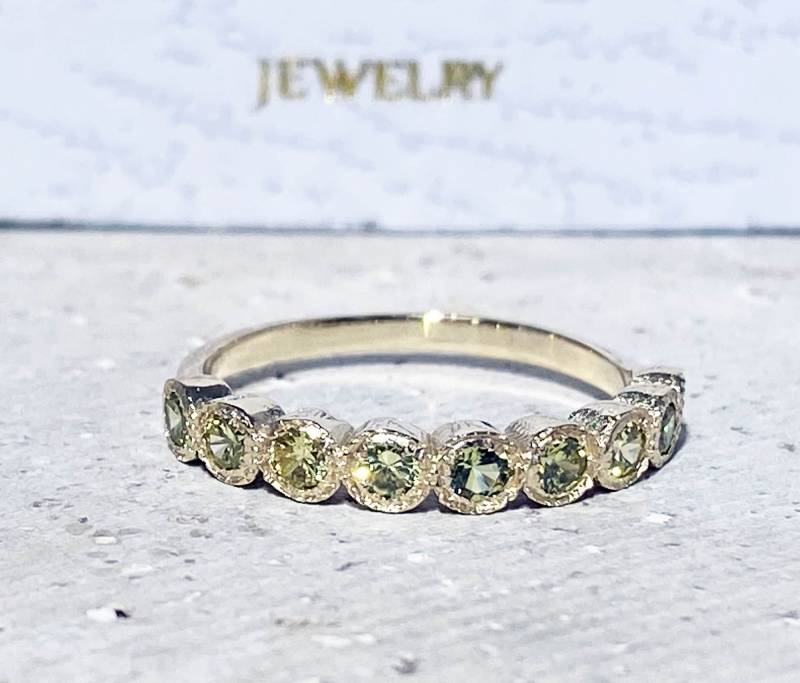 August Birthstone Schmuck - Peridot Ring Zarter Gold Edelstein Schlichter Stapel Kleiner von HolyLandJewelry