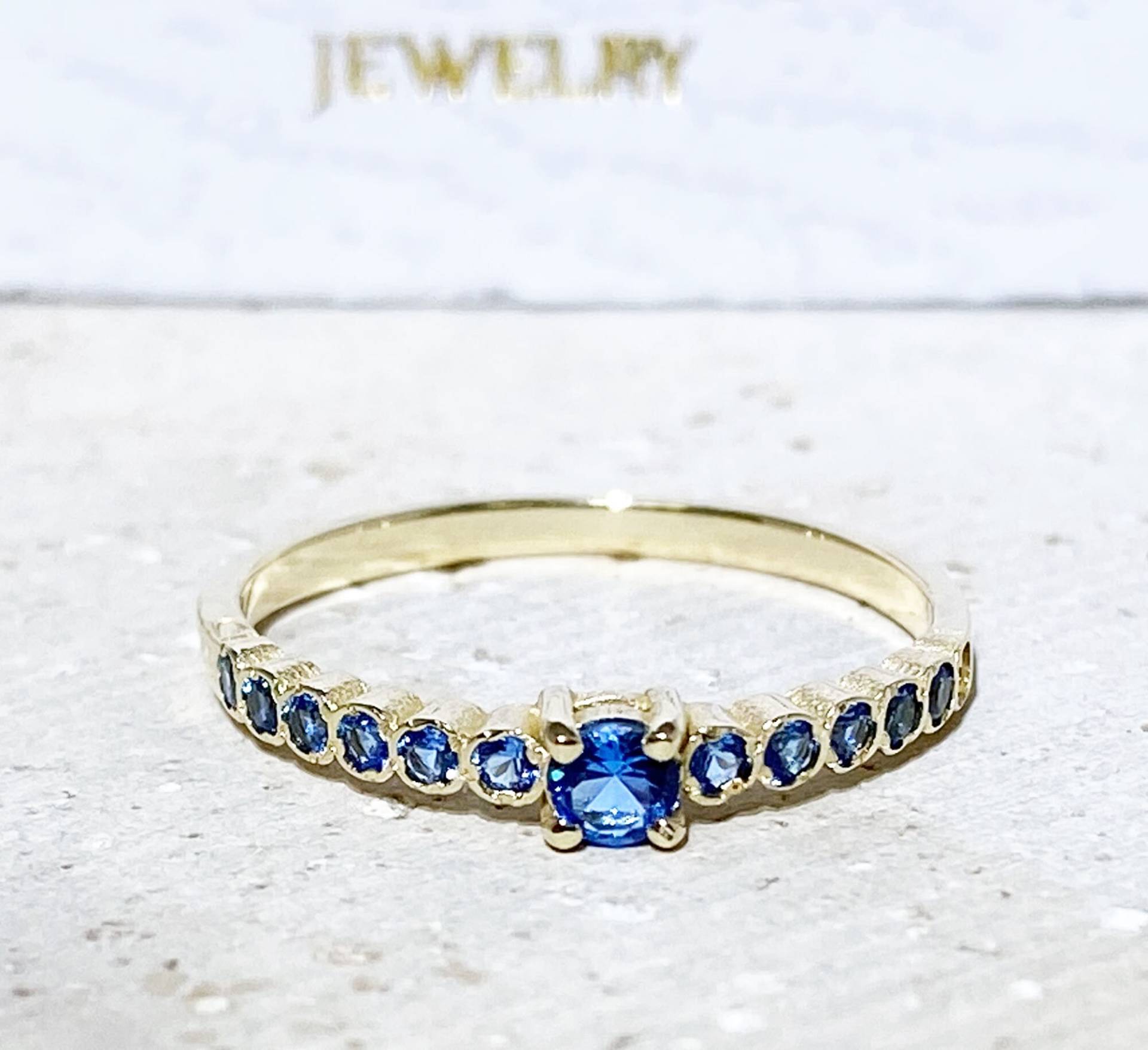 Blautopas Ring - Dezember Geburtsstein Zarter Stapelring Goldring Kleiner von HolyLandJewelry