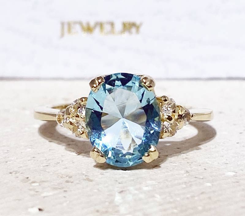 Blautopas Ring - Dezember Geburtsstein Edelstein Band Gold Verlobungsring Oval Cocktail Prong von HolyLandJewelry