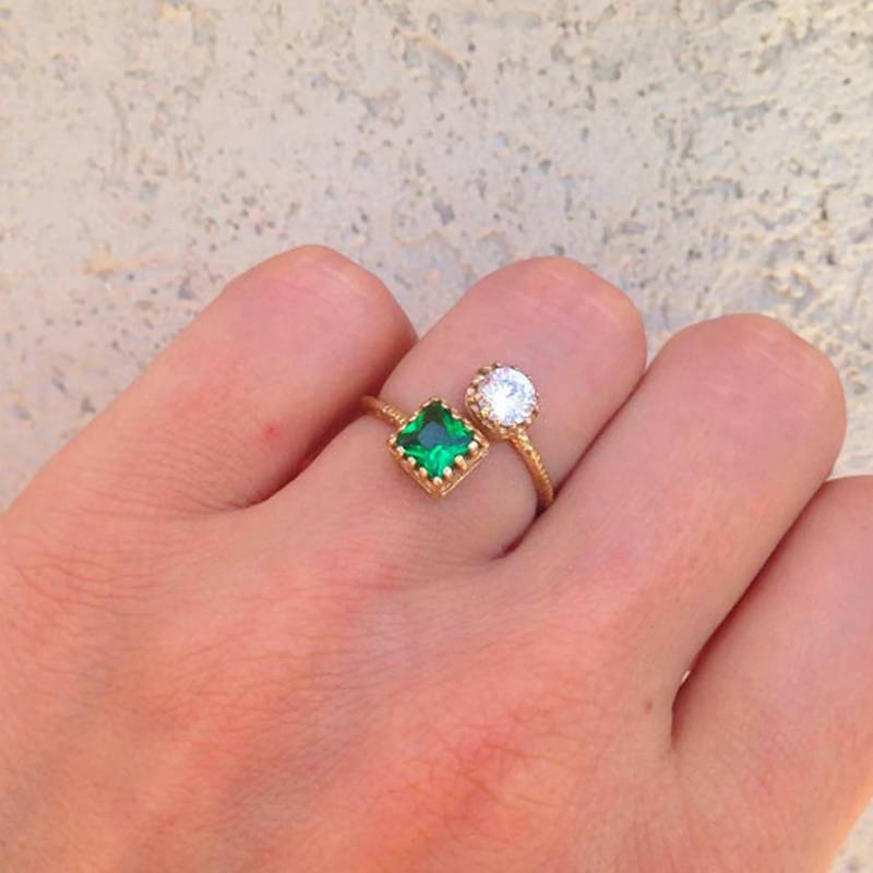 Dualer Edelstein Ring - Zwei Birthstone Smaragd Klarer Quarz Gold Stapel Gehämmerter Dualer Edelstein Ring - Zwei Birthstone Smaragd Klarer Quarz Gold Stapel Gehämmerter von HolyLandJewelry