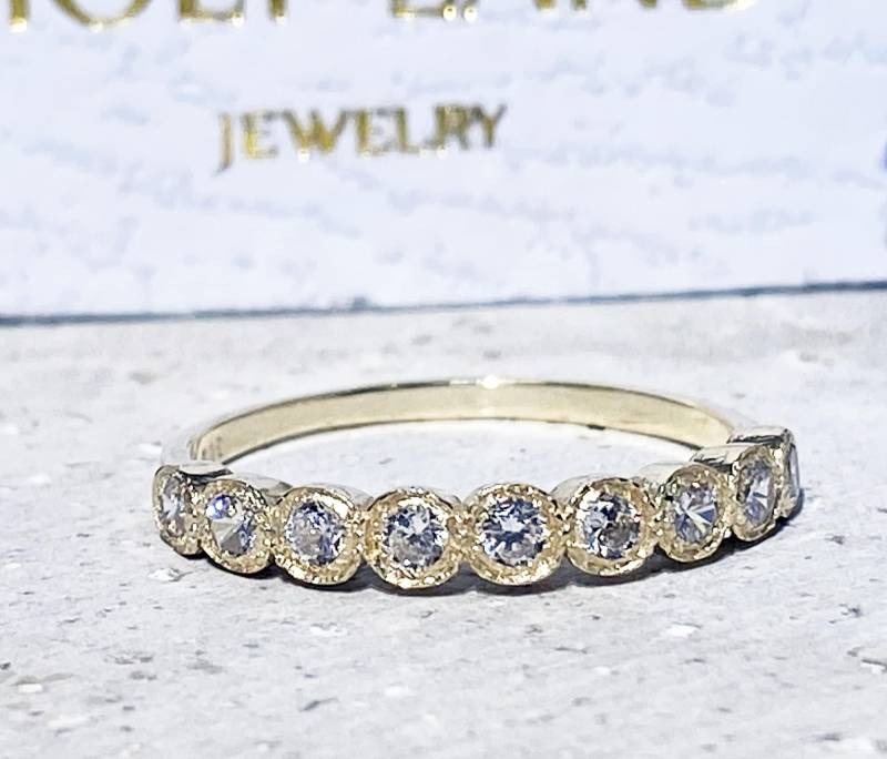 Klarer Quarz Band - Stapel Ring April Geburtstagsstein Kristalle Kleiner Schlichter Lünette von HolyLandJewelry