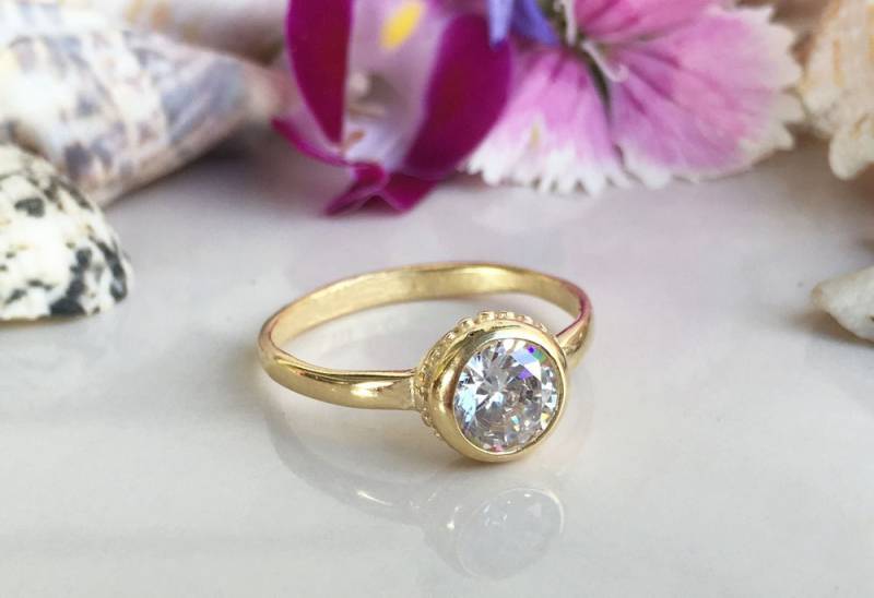 Klarer Quarz Ring - Gold Zarte Geburtsstein April von HolyLandJewelry