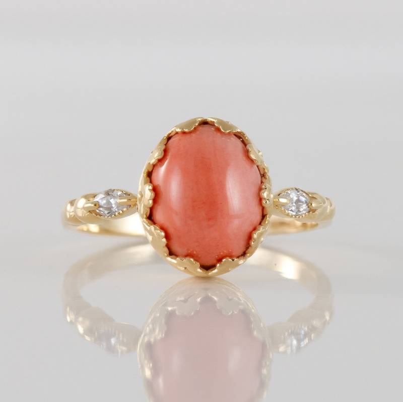 Korallen Ring - Echter Edelstein Statement Pfirsich Koralle Vintage Band Lünettenring Gold Oval von HolyLandJewelry