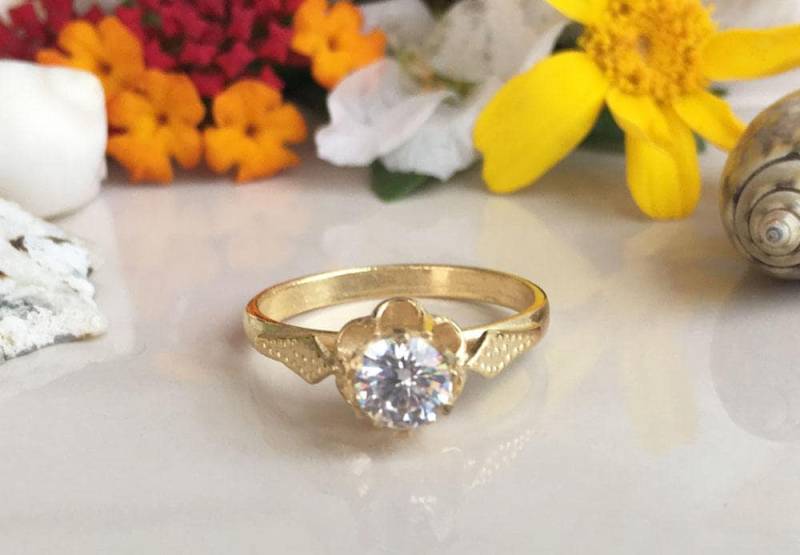 Kristall Ring - Zarter Gold Band April Monatsstein Stapelring Silber Kristall Ring - Zarter Gold Band April Monatsstein Stapelring Silber von HolyLandJewelry