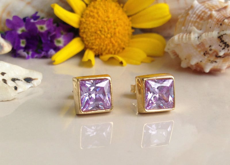 Lavendel Amethyst Ohrringe - Quadrat Post Zarte Ohrstecker Einfache Gold Lila von HolyLandJewelry
