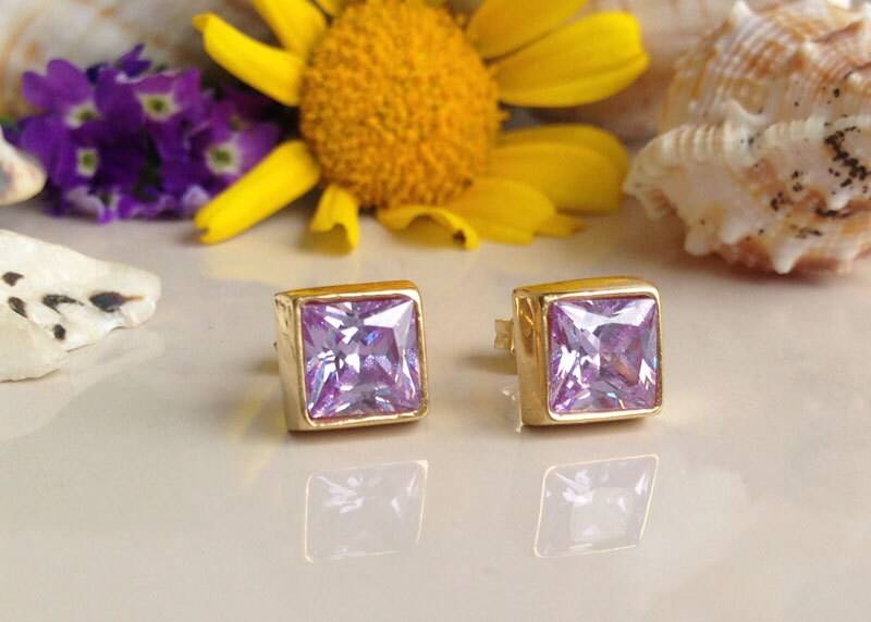 Lavendel Amethyst Ohrringe - Quadrat Post Zarte Ohrstecker Einfache Gold Lila von HolyLandJewelry
