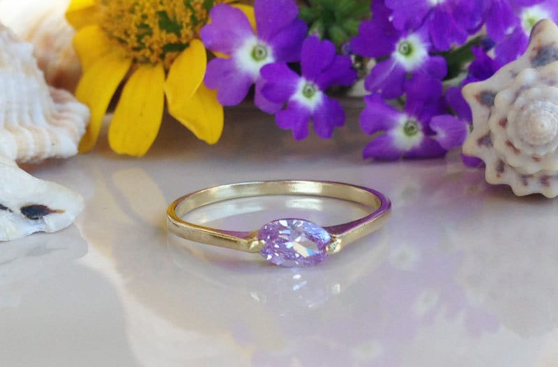 Lavendel Amethyst Ring - Edelstein Gold Stapel Prong Oval Lila Februar Schlichter Schmuck von HolyLandJewelry