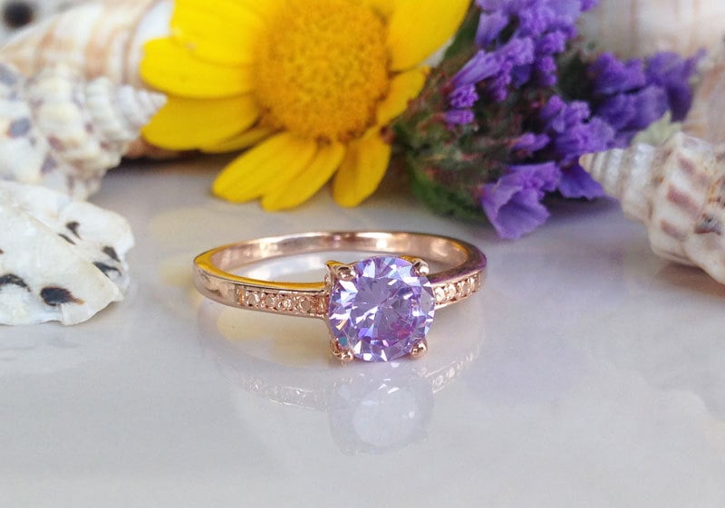Lavendel Amethyst Ring - Edelstein Stapel Facettierten Prong Lila Solitär Runder von HolyLandJewelry