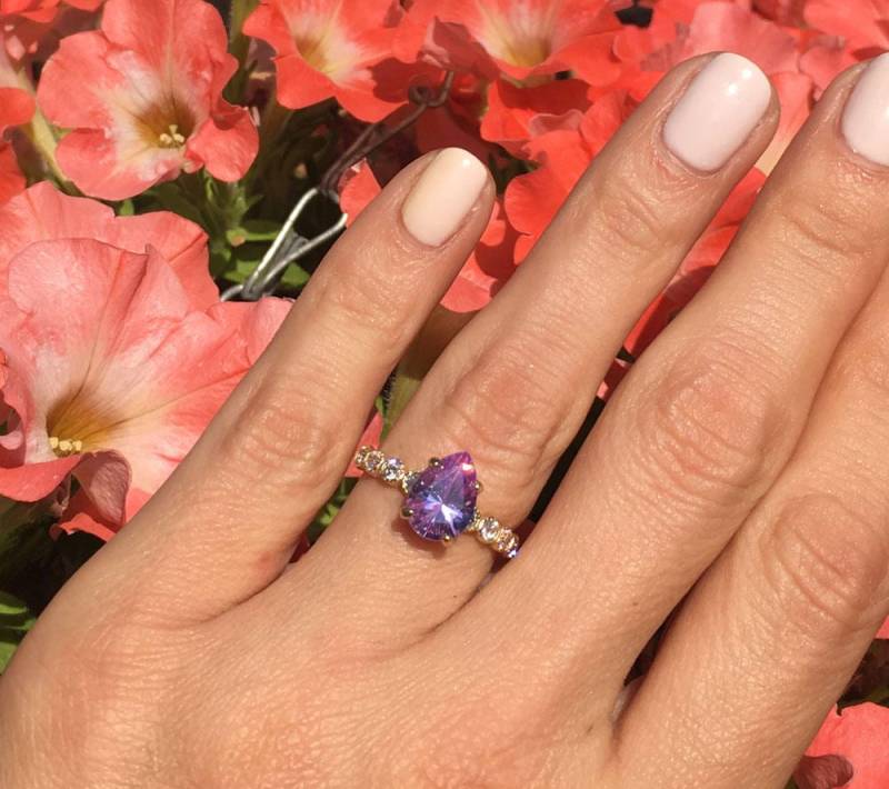 Lavendel Amethyst Ring - Gold Statement Tropfen Cocktail Edelstein Prong von HolyLandJewelry