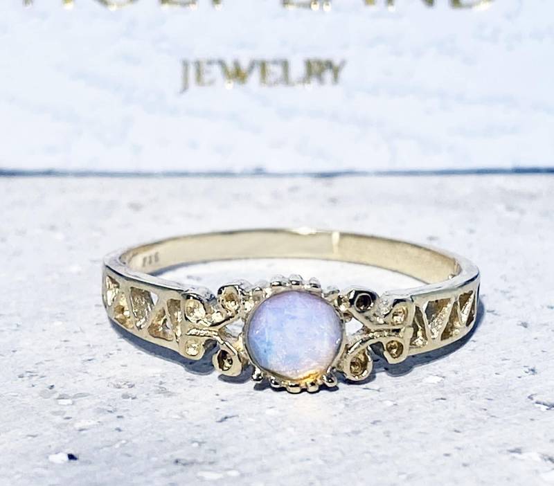 Opalith Ring - Edelstein Filigran Zarter Regenbogen Goldring Schlichter von HolyLandJewelry
