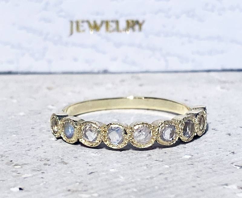 Regenbogen Mondstein Ring - Stapelring Juni Geburtsstein Schlichter Schmuck Goldring Zarter Regenbogen Mondstein Ring - Stapelring Juni Geburtsstein Schlichter Schmuck Goldring Zarter von HolyLandJewelry