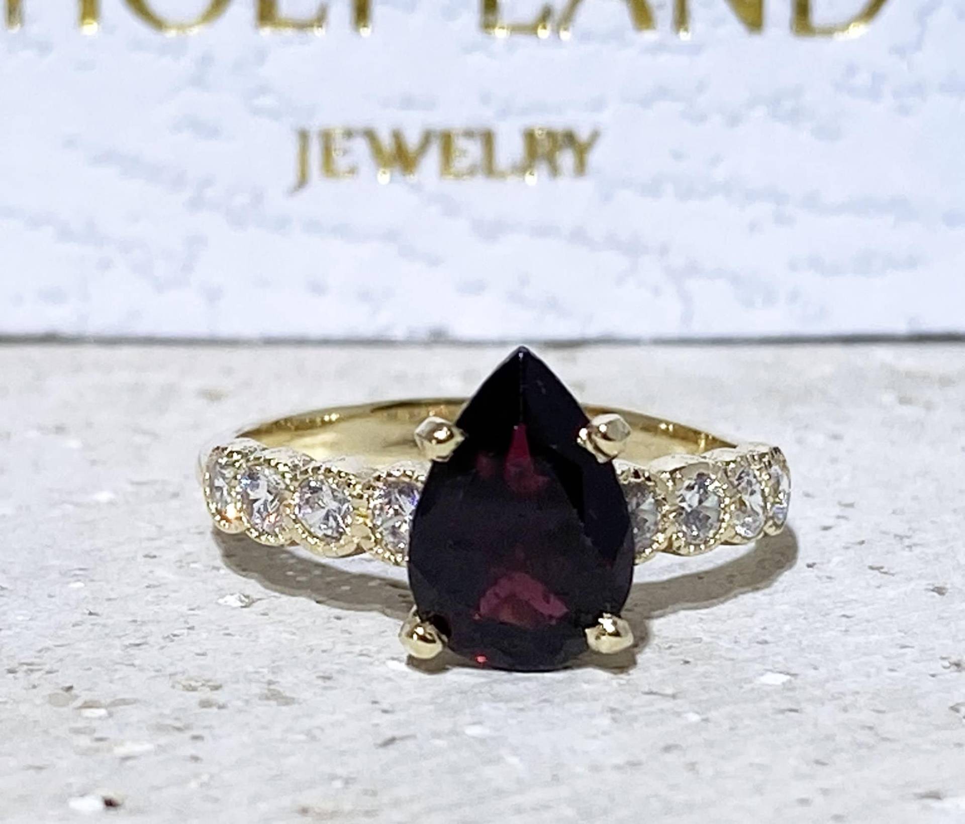 Roter Granat Ring - Januar Statement Gold Verlobungs Krappen Tropfen Cocktail Edelstein Band von HolyLandJewelry